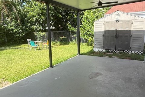 Villa ou maison à louer à Homestead, Floride: 3 chambres, 137.68 m2 № 2087576 - photo 17