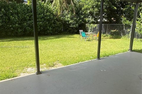 Villa ou maison à louer à Homestead, Floride: 3 chambres, 137.68 m2 № 2087576 - photo 18