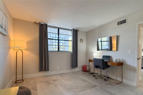 Купить кондоминиум в Дирфилд-Бич, Флорида 2 спальни, 90.12м2, № 2030252 - фото 9