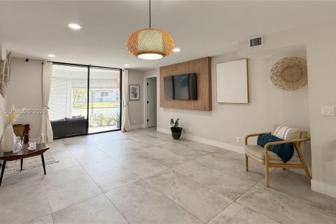 Купить кондоминиум в Дирфилд-Бич, Флорида 2 спальни, 90.12м2, № 2030252 - фото 13