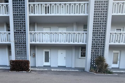 Купить кондоминиум в Дирфилд-Бич, Флорида 2 спальни, 90.12м2, № 2030252 - фото 30