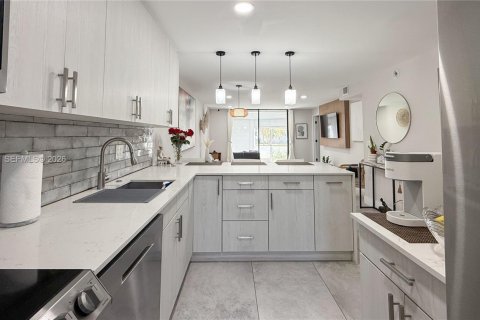 Купить кондоминиум в Дирфилд-Бич, Флорида 2 спальни, 90.12м2, № 2030252 - фото 4