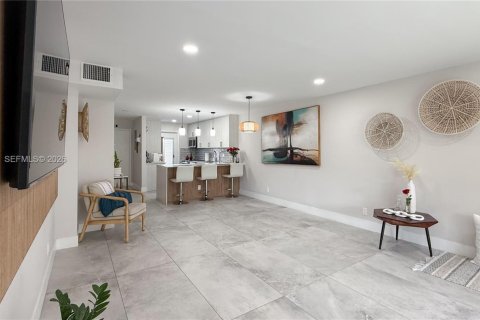 Купить кондоминиум в Дирфилд-Бич, Флорида 2 спальни, 90.12м2, № 2030252 - фото 10