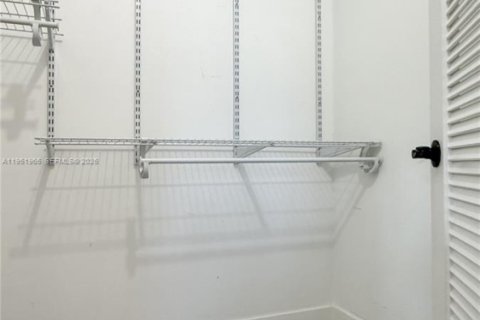 Купить кондоминиум в Дирфилд-Бич, Флорида 2 спальни, 90.12м2, № 2030252 - фото 16