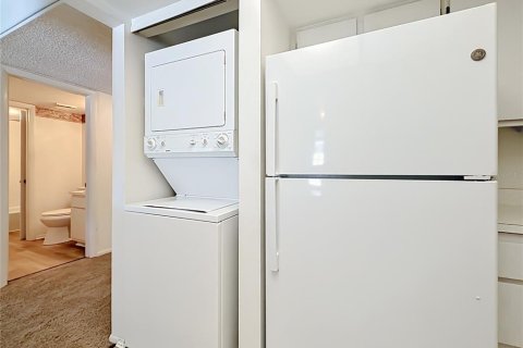 Condo in Ocala, Florida, 2 bedrooms  № 2148930 - photo 13
