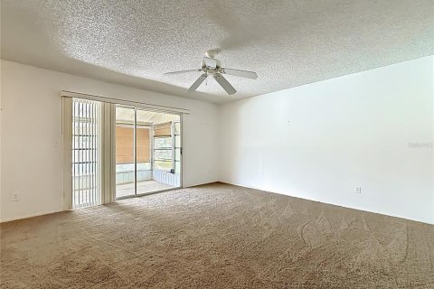 Condo in Ocala, Florida, 2 bedrooms  № 2148930 - photo 7