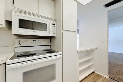 Condo in Ocala, Florida, 2 bedrooms  № 2148930 - photo 14