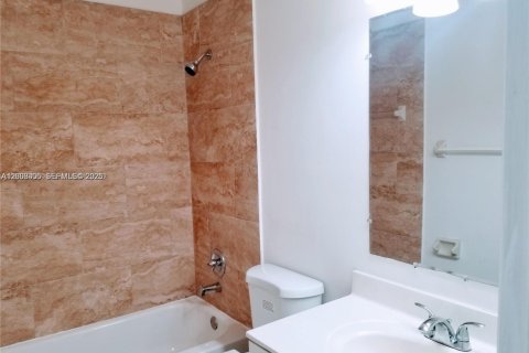 Townhouse in Miramar, Florida 3 bedrooms № 2170421 - photo 4