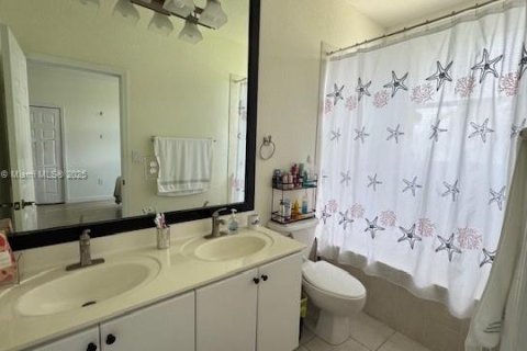 Купить таунхаус в Дорал, Флорида 3 спальни, 141.21м2, № 1964643 - фото 18