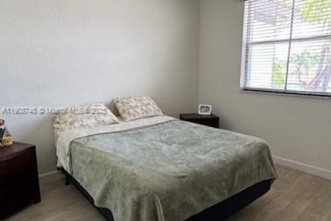 Купить таунхаус в Дорал, Флорида 3 спальни, 141.21м2, № 1964643 - фото 10