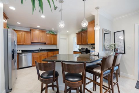 House in Lauderdale-by-the-Sea, Florida 3 bedrooms, 173.73 sq.m. № 2243356 - photo 4