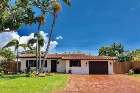 House in Lauderdale-by-the-Sea, Florida 3 bedrooms, 173.73 sq.m. № 2243356 - photo 25