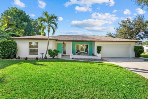 House in Sarasota, Florida 3 bedrooms, 179.86 sq.m. № 2425818 - photo 22