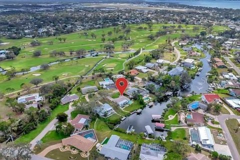 House in Sarasota, Florida 3 bedrooms, 179.86 sq.m. № 2425818 - photo 10