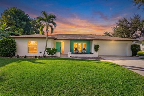 House in Sarasota, Florida 3 bedrooms, 179.86 sq.m. № 2425818 - photo 20