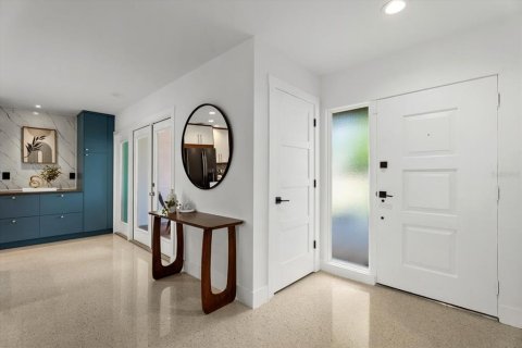 House in Sarasota, Florida 3 bedrooms, 179.86 sq.m. № 2425818 - photo 30