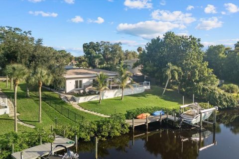 House in Sarasota, Florida 3 bedrooms, 179.86 sq.m. № 2425818 - photo 4