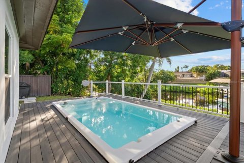 House in Sarasota, Florida 3 bedrooms, 179.86 sq.m. № 2425818 - photo 16