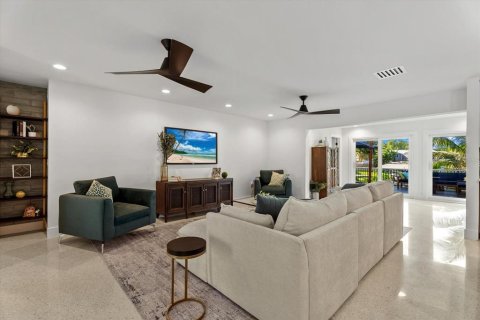 House in Sarasota, Florida 3 bedrooms, 179.86 sq.m. № 2425818 - photo 8