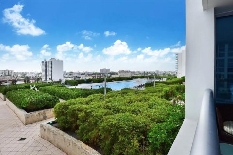 Copropriété à louer à Miami Beach, Floride: 1 chambre, 76.18 m2 № 1692102 - photo 10