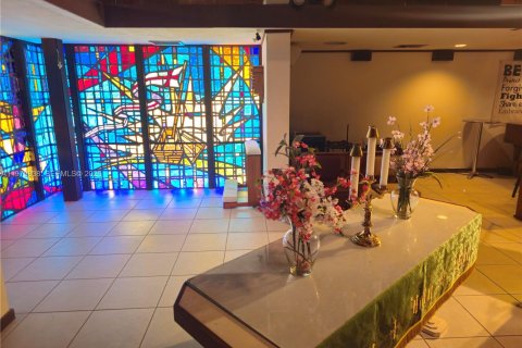 Commercial property in Miami Lakes, Florida № 2032619 - photo 25