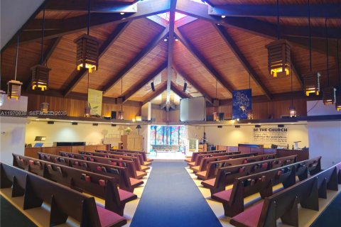 Commercial property in Miami Lakes, Florida № 2032619 - photo 24