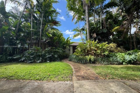 House in Miami Shores, Florida 2 bedrooms, 230.03 sq.m. № 1684123 - photo 1