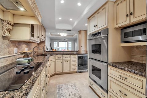 Condo in Sarasota, Florida, 2 bedrooms  № 1835372 - photo 4