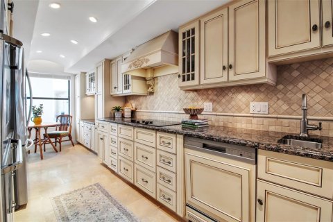 Condo in Sarasota, Florida, 2 bedrooms  № 1835372 - photo 5