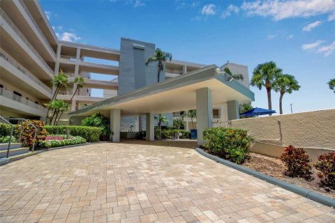 Condo in Sarasota, Florida, 2 bedrooms  № 1835372 - photo 26