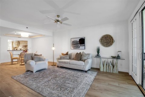 Condo in Sarasota, Florida, 2 bedrooms  № 1835372 - photo 17