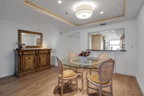 Condo in Sarasota, Florida, 2 bedrooms  № 1835372 - photo 12