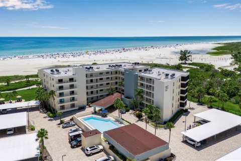Condo in Sarasota, Florida, 2 bedrooms  № 1835372 - photo 1