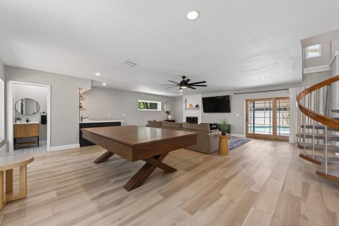House in Saint Petersburg, Florida 5 bedrooms, 296.82 sq.m. № 2199836 - photo 20
