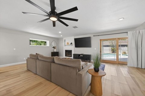 House in Saint Petersburg, Florida 5 bedrooms, 296.82 sq.m. № 2199836 - photo 24