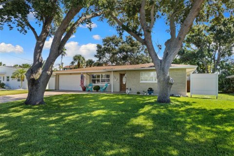 Casa en Dunedin, Florida 3 dormitorios, 173.08 m2 № 2373524