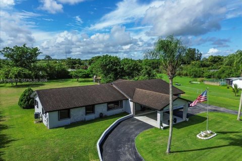 Casa en venta en Homestead, Florida, 4 dormitorios, 289.02 m2 № 2175994 - foto 17