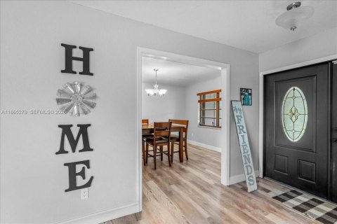 Casa en venta en Homestead, Florida, 4 dormitorios, 289.02 m2 № 2175994 - foto 10