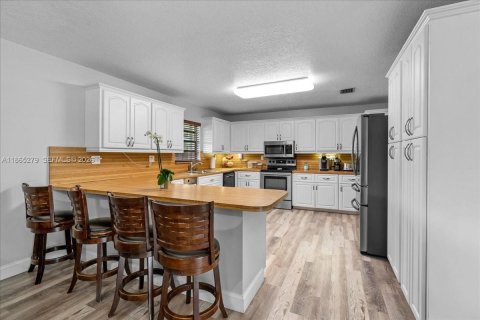 Casa en venta en Homestead, Florida, 4 dormitorios, 289.02 m2 № 2175994 - foto 5