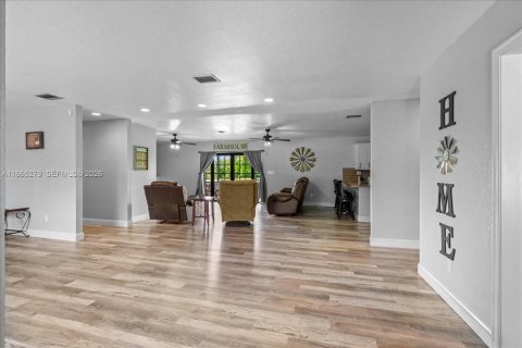 Casa en venta en Homestead, Florida, 4 dormitorios, 289.02 m2 № 2175994 - foto 29