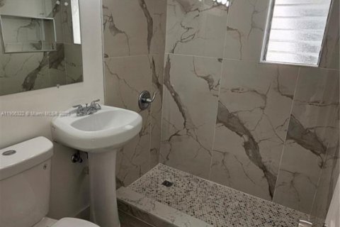 Купить виллу или дом в Вест-Парк, Флорида 3 спальни, 115.94м2, № 1957055 - фото 20