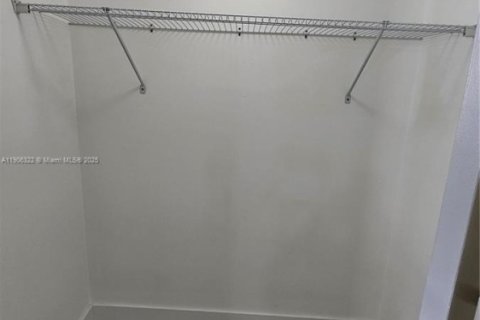 Купить виллу или дом в Вест-Парк, Флорида 3 спальни, 115.94м2, № 1957055 - фото 18