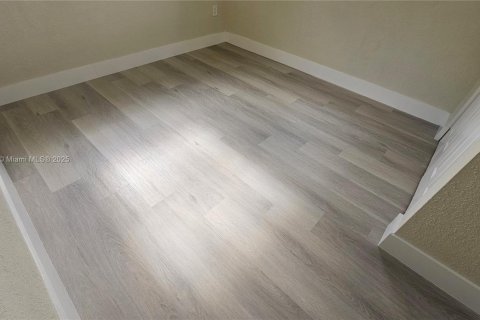 Купить виллу или дом в Вест-Парк, Флорида 3 спальни, 115.94м2, № 1957055 - фото 30