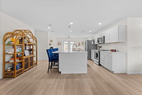 Casa en venta en Bradenton, Florida, 4 dormitorios, 199.83 m2 № 1901849 - foto 7