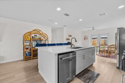 Casa en venta en Bradenton, Florida, 4 dormitorios, 199.83 m2 № 1901849 - foto 11