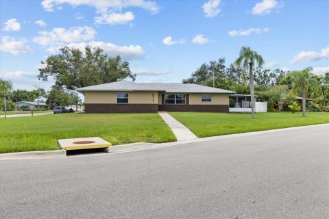 Casa en venta en Bradenton, Florida, 4 dormitorios, 199.83 m2 № 1901849 - foto 2