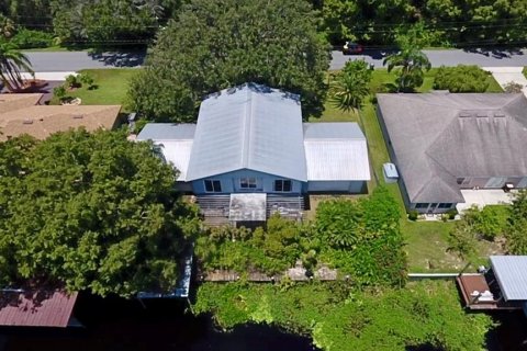 House in Haines City, Florida 1 bedroom, 434.41 sq.m. № 1848201 - photo 5