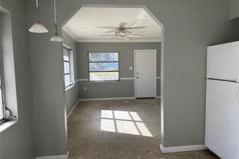 Casa en alquiler en New Port Richey, Florida, 2 dormitorios, 72.84 m2 № 1900966 - foto 3