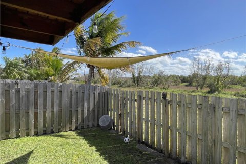 Townhouse in Cutler Bay, Florida 3 bedrooms, 127.18 sq.m. № 2005044 - photo 12