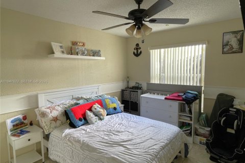 Townhouse in Cutler Bay, Florida 3 bedrooms, 127.18 sq.m. № 2005044 - photo 18